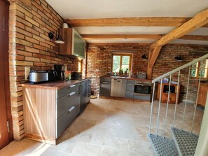 Køleskab, ovn, kogeplade, opvaskemaskine