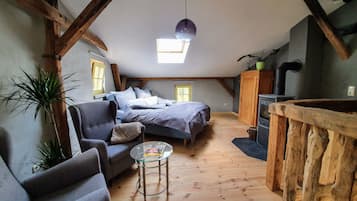 1 bedroom, desk, free WiFi, bed sheets