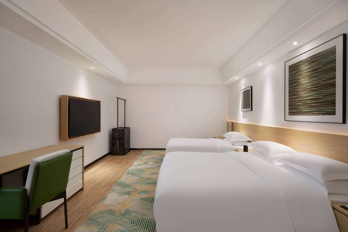 Deluxe-Suite, Nichtraucher (Family, 1 King & 1 Twin Bed)