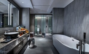 Executive Suite, 1 King Bed, Non Smoking | Bathroom | Rainfall showerhead, hair dryer, bathrobes, slippers - Wyndham Garden Kunming High Tech Zone (Kunming)