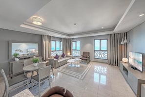 Appartement Familial, 2 chambres, vue mer (Private Beach Access) | Coffres-forts dans les chambres, bureau