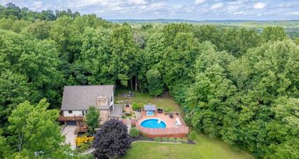 The Billy Pig Lodge – Pool, Hot tub & 7 acres!