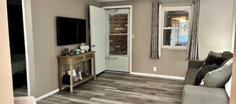 #64 Cozy Downtown Home