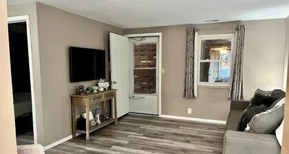 #64 Cozy Downtown Home