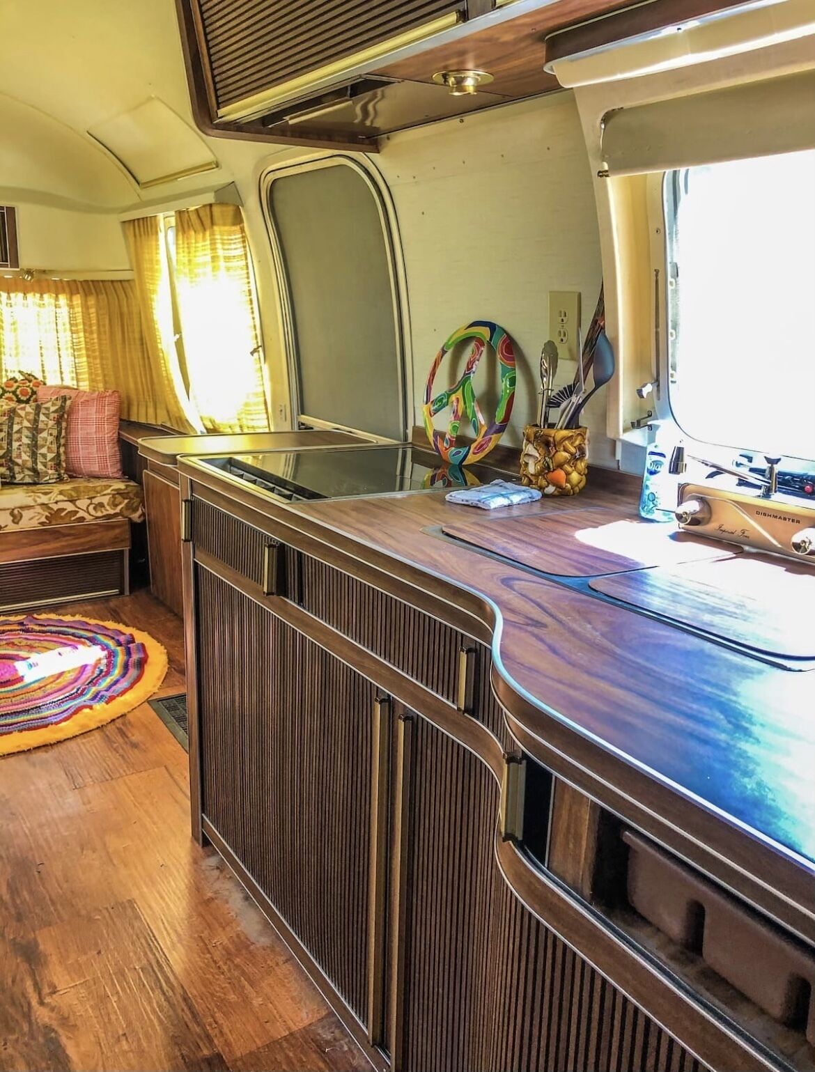 1972 Groovy Airstream - Walking distance to the Snake River