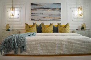 3 bedrooms, premium bedding, desk, iron/ironing board