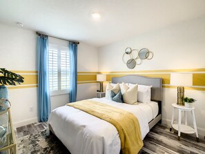 3 Schlafzimmer, hochwertige Bettwaren, Schreibtisch