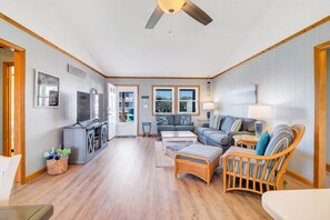 Smart TV, DVD player