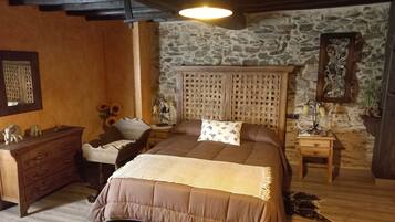 2 dormitorios, tabla de planchar con plancha, cuna de viaje