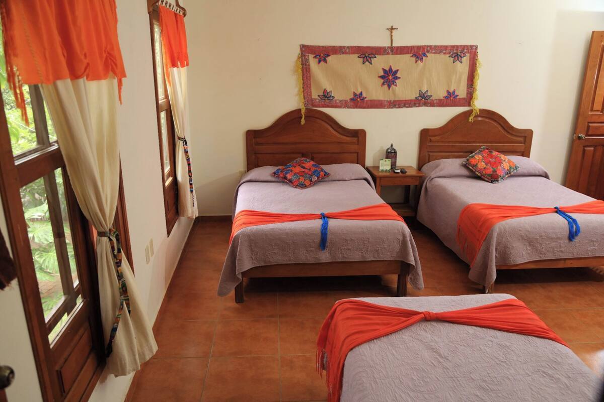 Family Room, Multiple Beds, Garden View