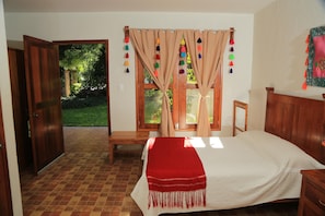 Traditional-Vierbettzimmer | Individuell dekoriert, individuell eingerichtet, Bügeleisen/Bügelbrett