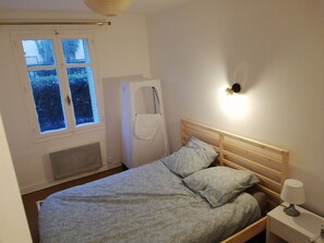 2 chambres, fer et planche à repasser, Wi-Fi gratuit, draps fournis