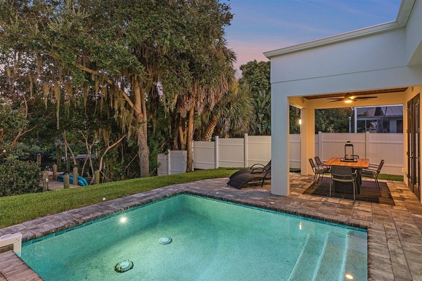 Stunning outdoor space to hang out in during the evenings.