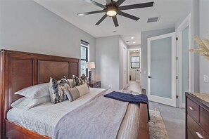 4 chambres, lit parapluie, Wi-Fi, draps fournis