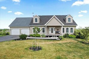 Exterior - Beautiful and Secluded getaway on 10 acres (Canandaigua)