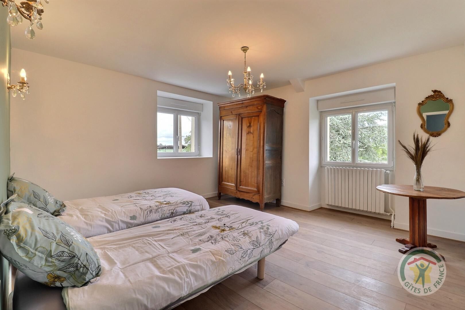 3 chambres, fer et planche à repasser, Wi-Fi gratuit, draps fournis