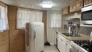 雪櫃、微波爐、爐具、咖啡機/沖茶器