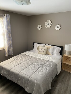 2 bedrooms, iron/ironing board, free WiFi, bed sheets