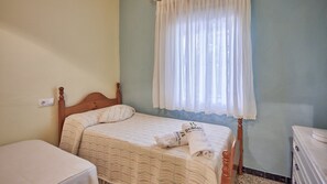 3 slaapkamers, een strijkplank/strijkijzer, wifi