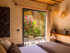 豪華客房 | 高級寢具、羽絨被、房內夾萬、獨特設計