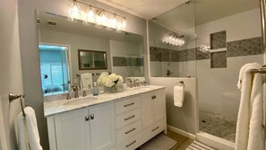 Shower, hair dryer, towels - Mirage Oasis | 3BR Retreat with Private Pool & Jaw-Dropping Views – a Greenday property! (Rancho Mirage)