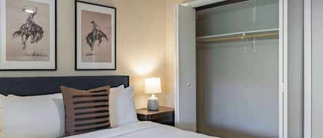 5 bedrooms, iron/ironing board, free WiFi, bed sheets