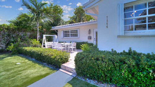 Luxury Island Villa Isla~ New & Remodeled Paradise