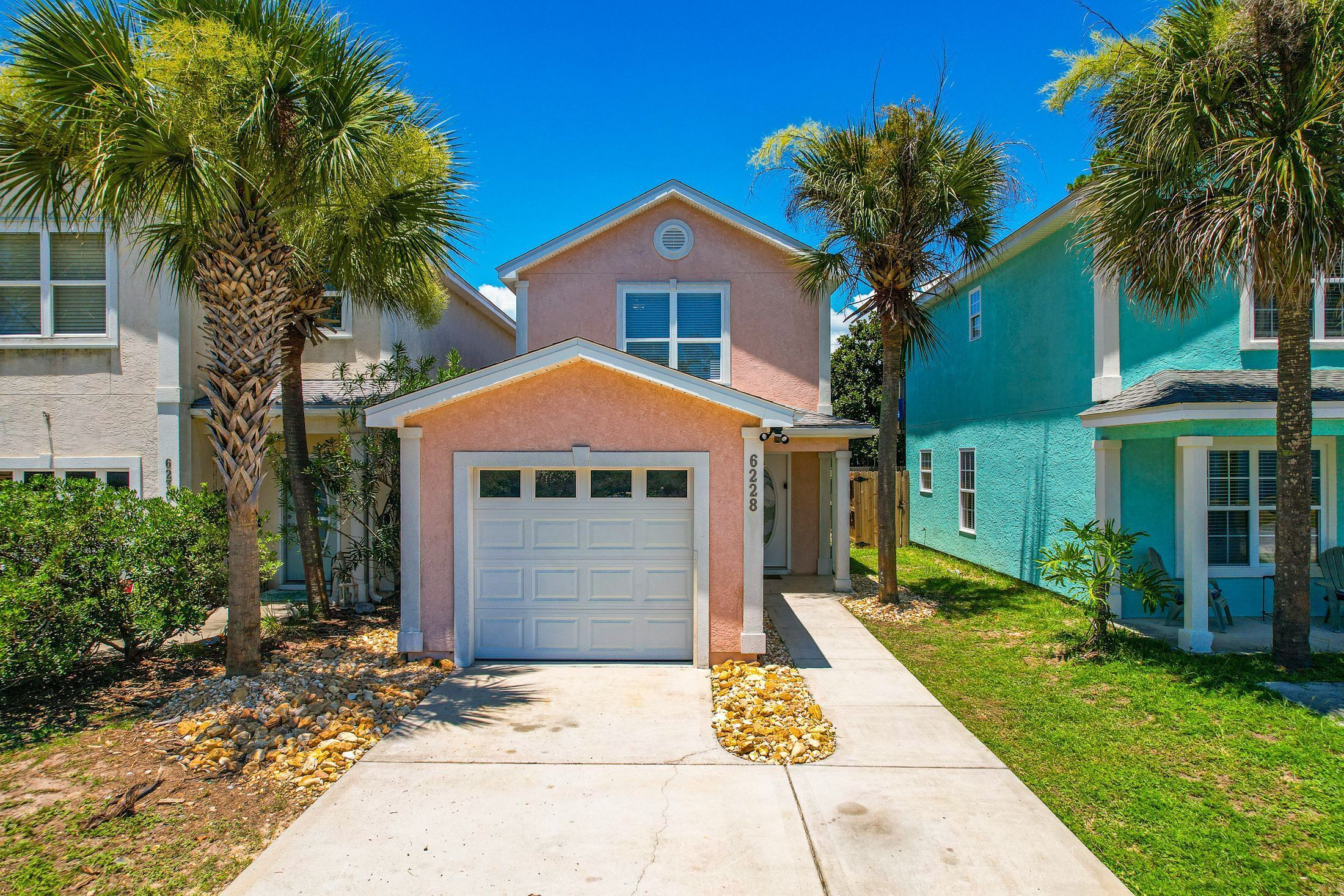Destination Sunset Private House - 2 Bed, 1.5 Bath: Dog Friendly - Sleeps 6 Max