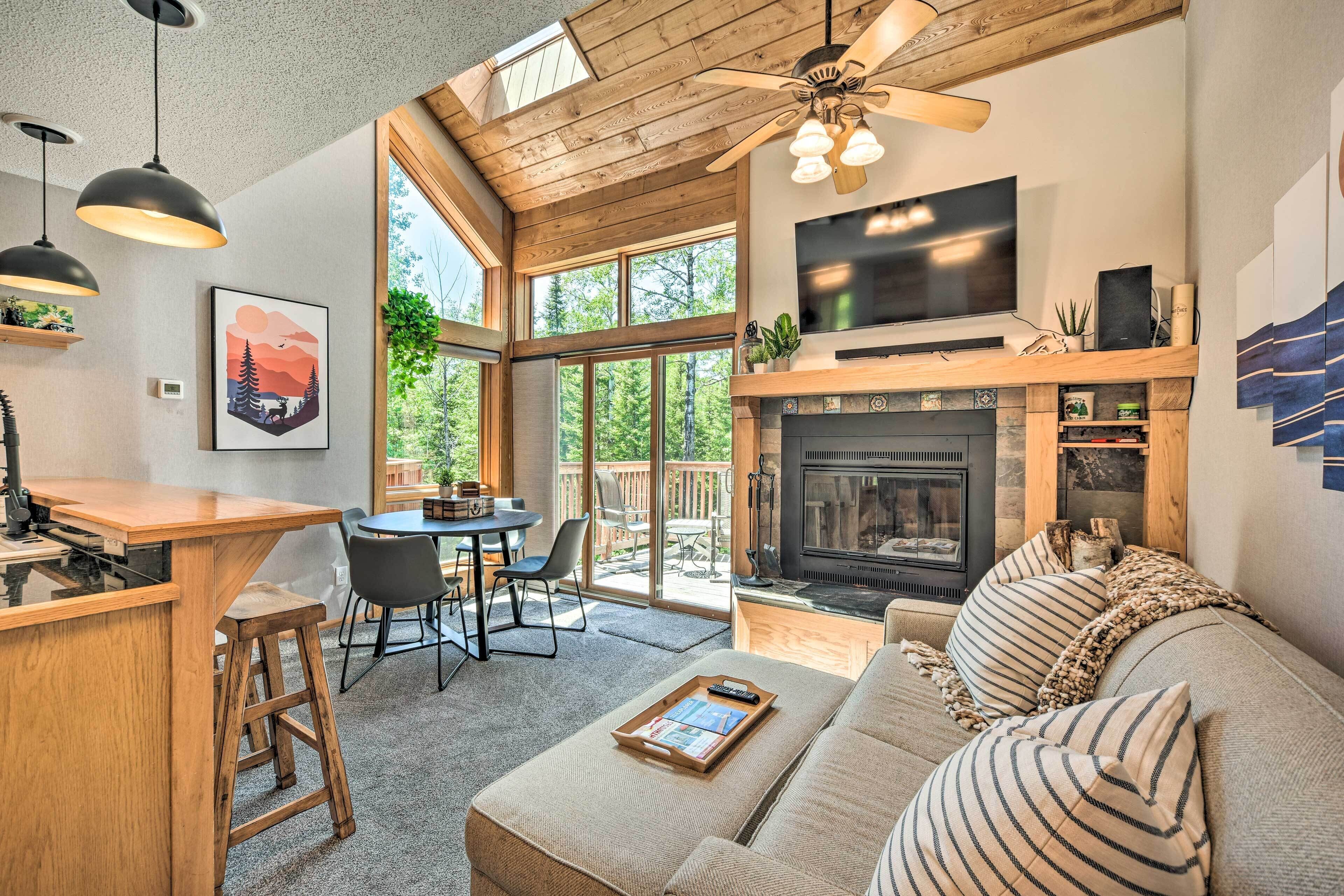 Ski-In/Ski-Out Lutsen Retreat w/ Pool Access!
