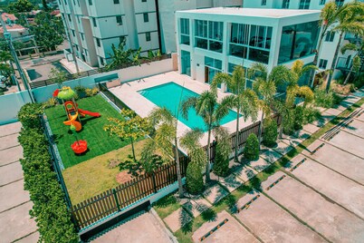 3 BEDROOM APARTMENT WITH POOL AND GYM