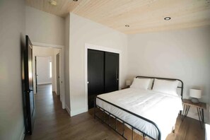 3 bedrooms, free WiFi, bed sheets