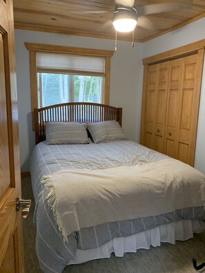 3 bedrooms, WiFi, bed sheets