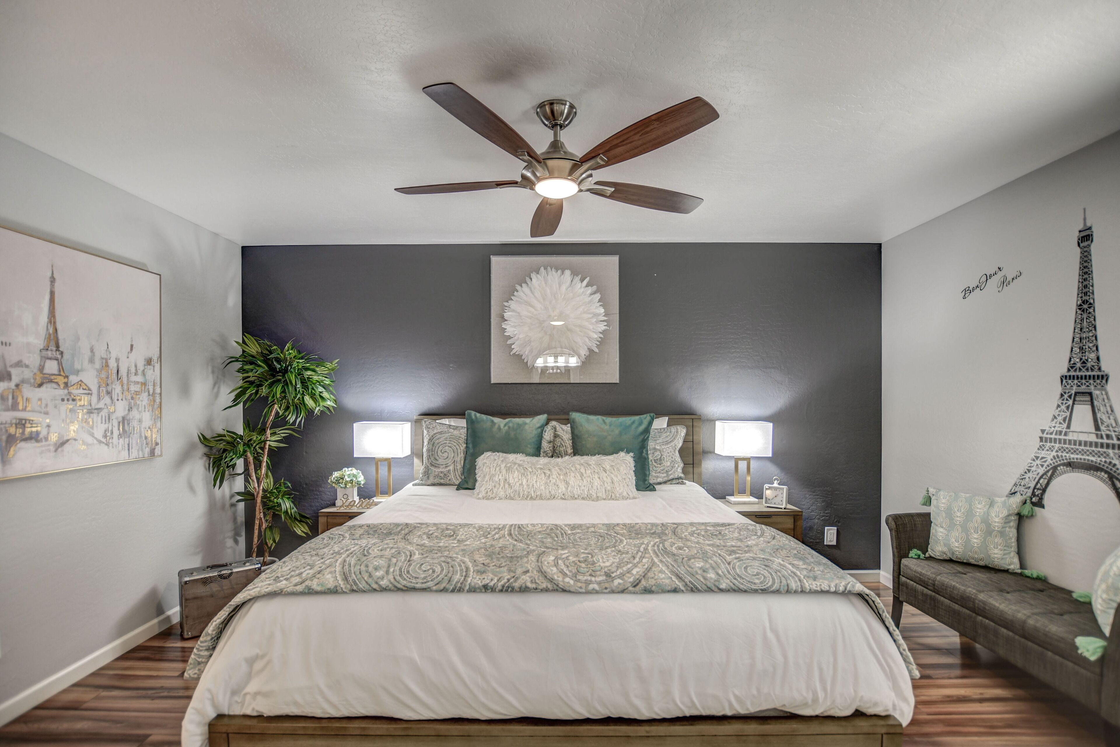 4 bedrooms, desk, iron/ironing board, travel cot