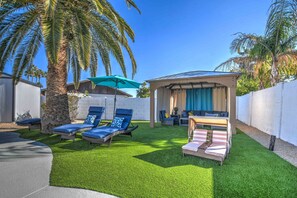 Terrace/patio - Near Scottsdale IMPRESSIVE 4bd room home large lot with temp controlled pool  (Pheonix)