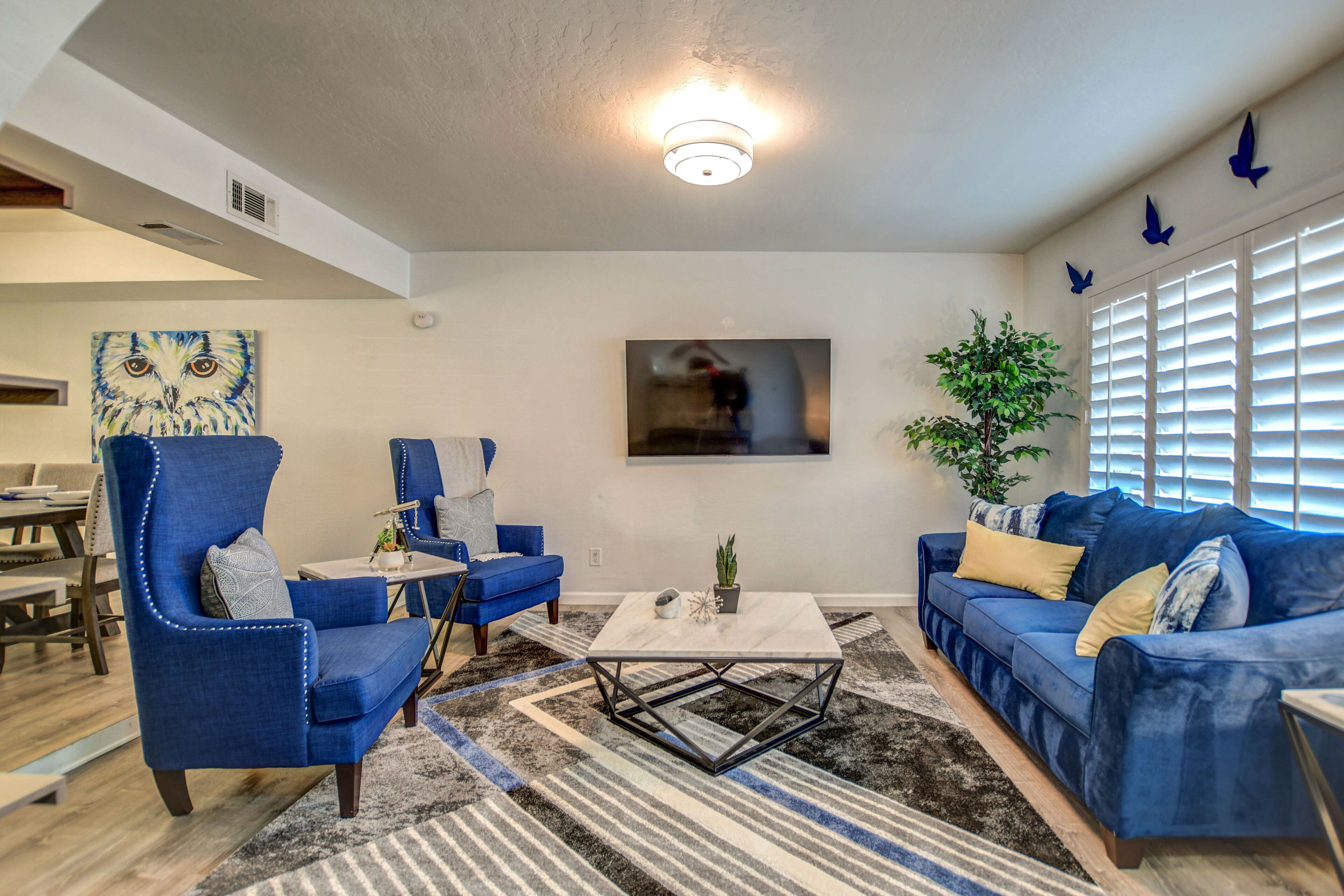 Smart-TV, videospill, fotballspill og bordtennis