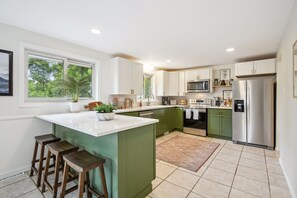 Fridge, microwave, oven, stovetop - Modern Huge Family Getaway | Fire Pit | 5BD/3BA (Arvada)