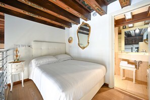 2 chambres, fer et planche à repasser, accès au Wi-Fi (inclus)