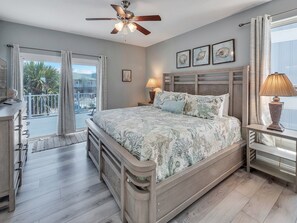 4 bedrooms, iron/ironing board, free WiFi - Paradise Pointe Waterfront Home - Sleeps 22 (Navarre Beach)