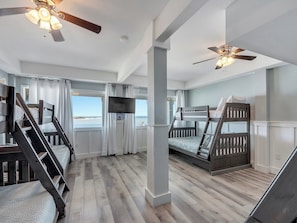 4 bedrooms, iron/ironing board, free WiFi - Navarre Beach Waterfront Home | Sleeps 22 | Gulf & Sound Views | Paradise Point (Navarre Beach)