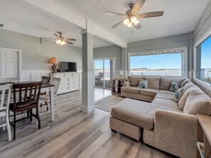 Unclassified image, 4 of 50, button