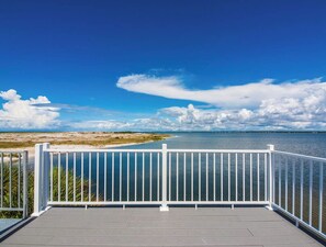 Unclassified image, 5 of 50, button