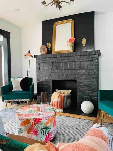 New! 5 Luxury Bath home w/ modern Chef's Kitchen 