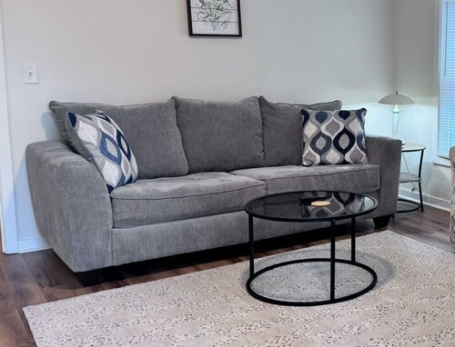 Comfortable Open Space. Pets are allowed