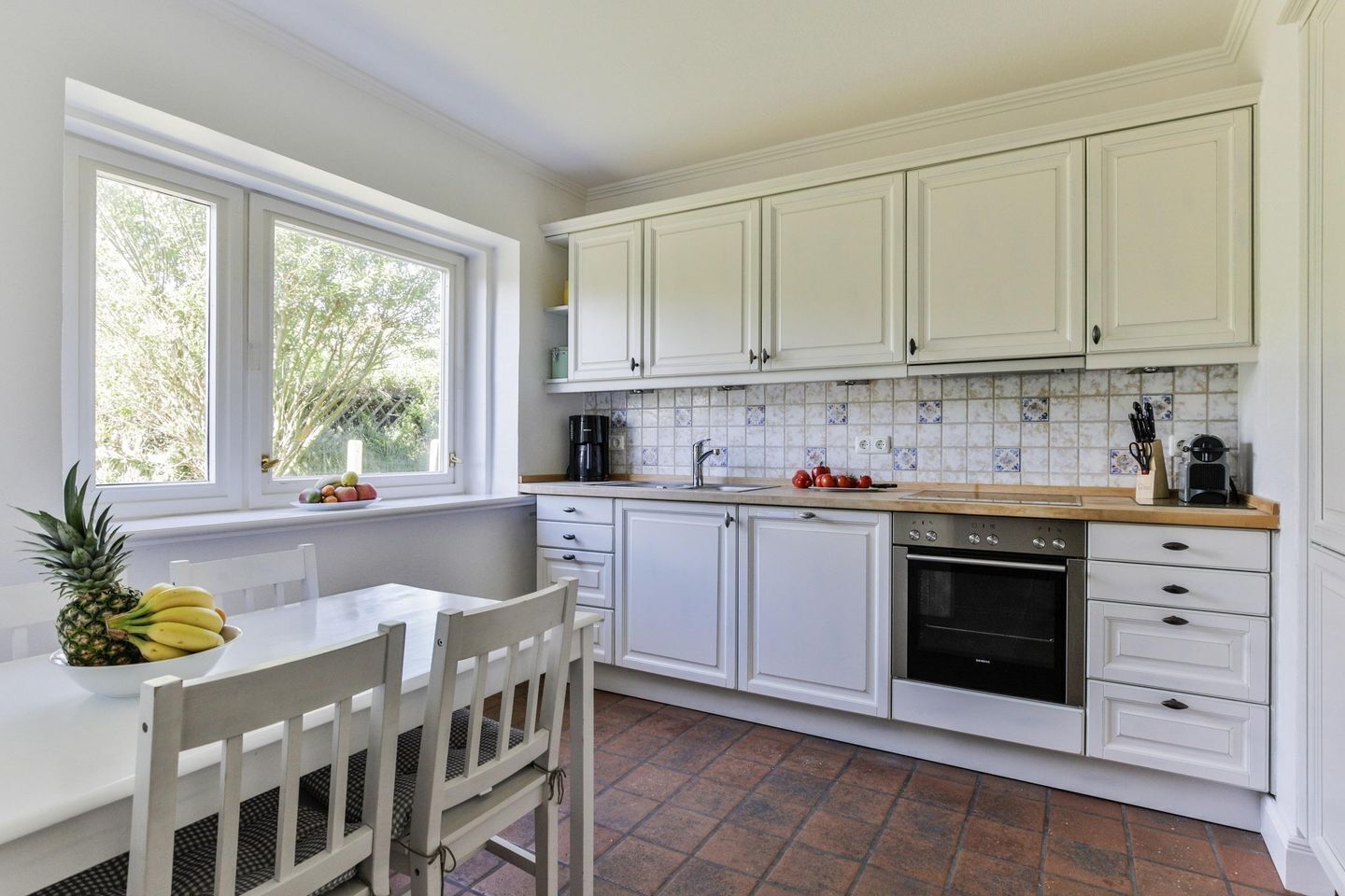 雪櫃、微波爐、焗爐、爐具