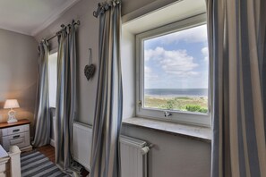 Interior - Lena's Hüs - Beautiful thatched house for 6 pers. with sea view, garden, WLAN, (List)