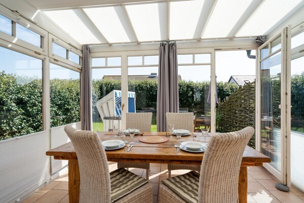 Unclassified image, 1 of 28, button