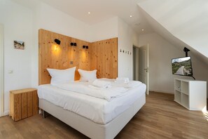 Unclassified image, 2 of 28, button