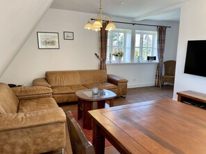 TV - Min Hüs OG - Apartment close to the beach for 6 pers. with sauna, terrace, WLAN. Pets (Sylt)