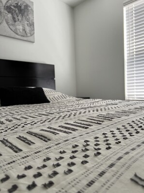 4 bedrooms, iron/ironing board, free WiFi, bed sheets