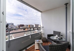 Outdoor dining - Seeblick - Modern and central app. for 2 pers. with balcony, parking space, (Sylt)